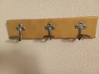 Perchero vintage piel y metal