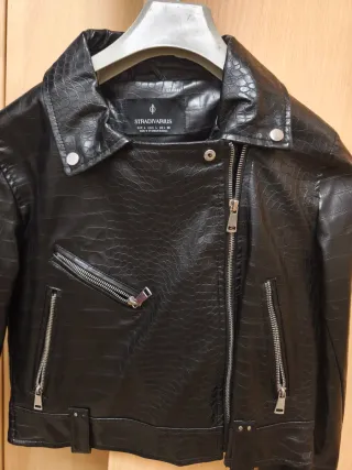 Chaqueta Biker Efecto Piel Cocodrilo Stradivarius