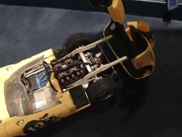 Carro Miniatura Lola 1:43 Fly Racing