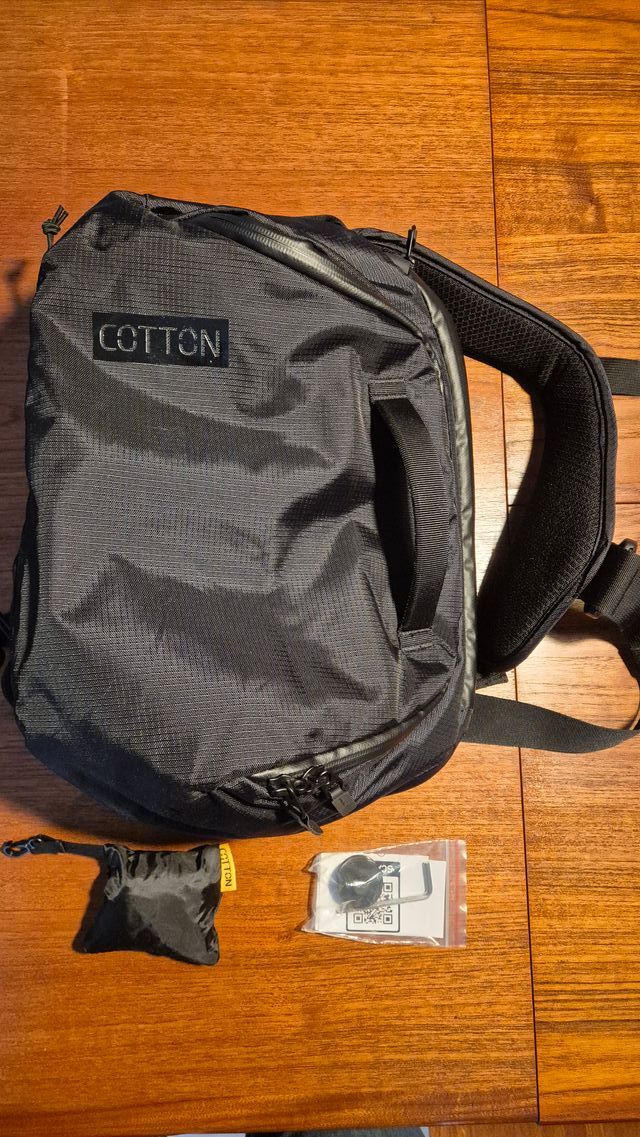 Cotton Carrier Hyker Sling Bag Negra