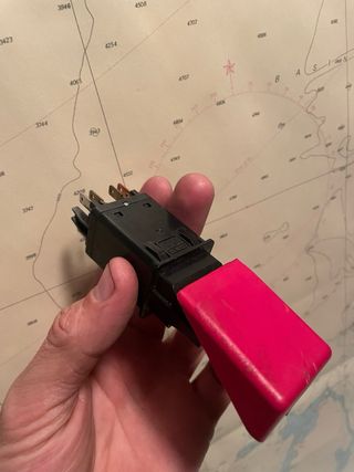 Botón warning Súpercinco GT Turbo