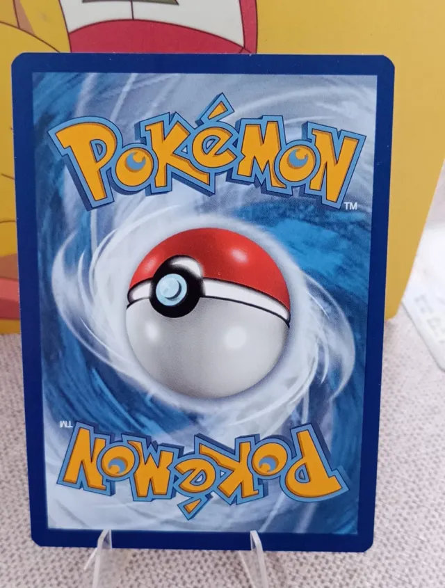 Carta Pokémon Alcremie TG08 Inglés 2022 Brillante