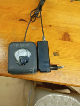 Cargador Bosch para atornilladora
