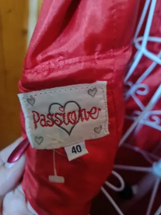 Vestido Largo Rojo con Pedrería