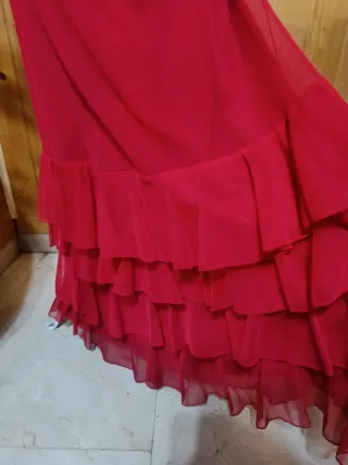 Vestido Largo Rojo con Pedrería
