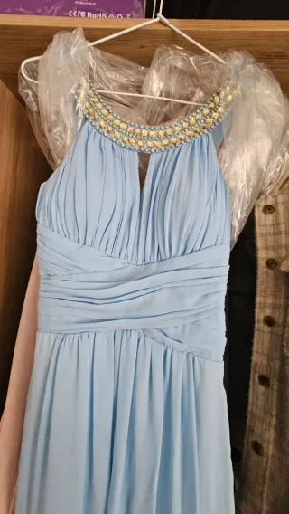 Vestido de fiesta azul con pedrería