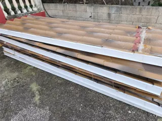 Panel Sándwich Teja Marrón .