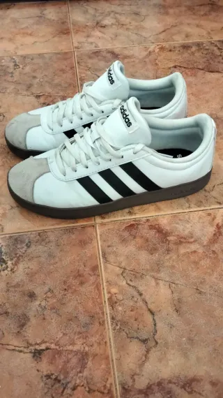 Zapatillas Adidas Blancas y Negras Originales