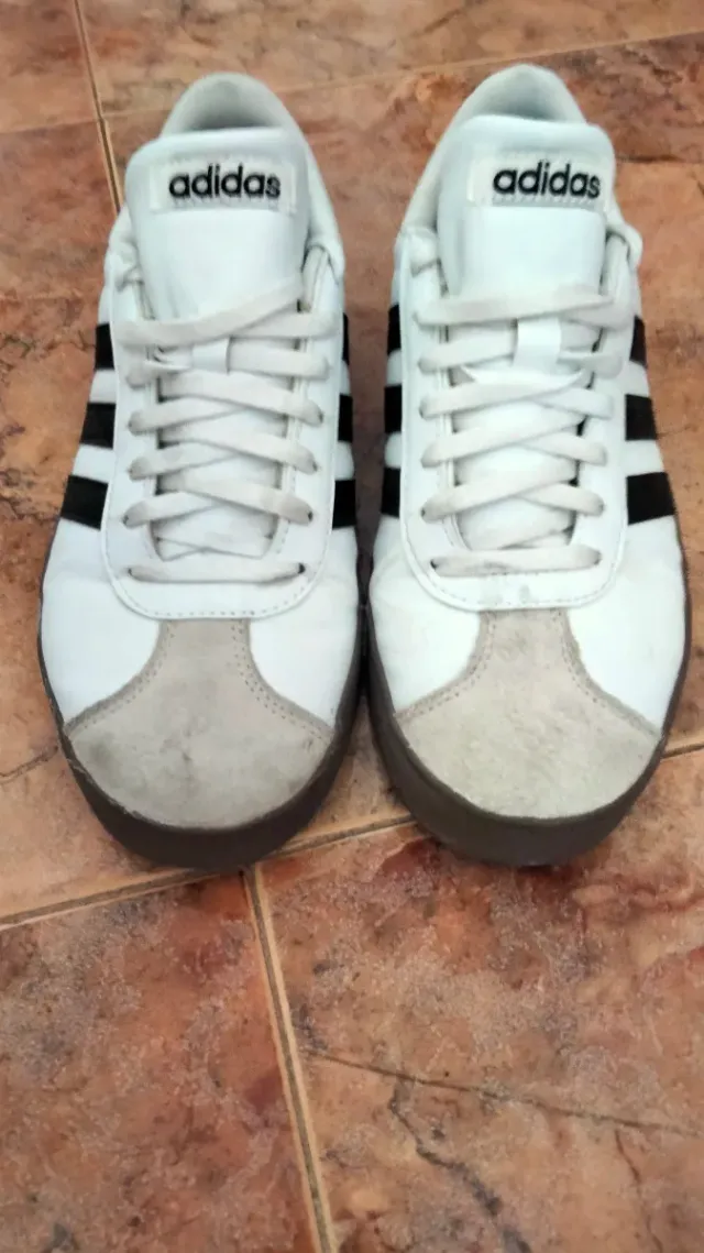 Zapatillas Adidas Blancas y Negras Originales