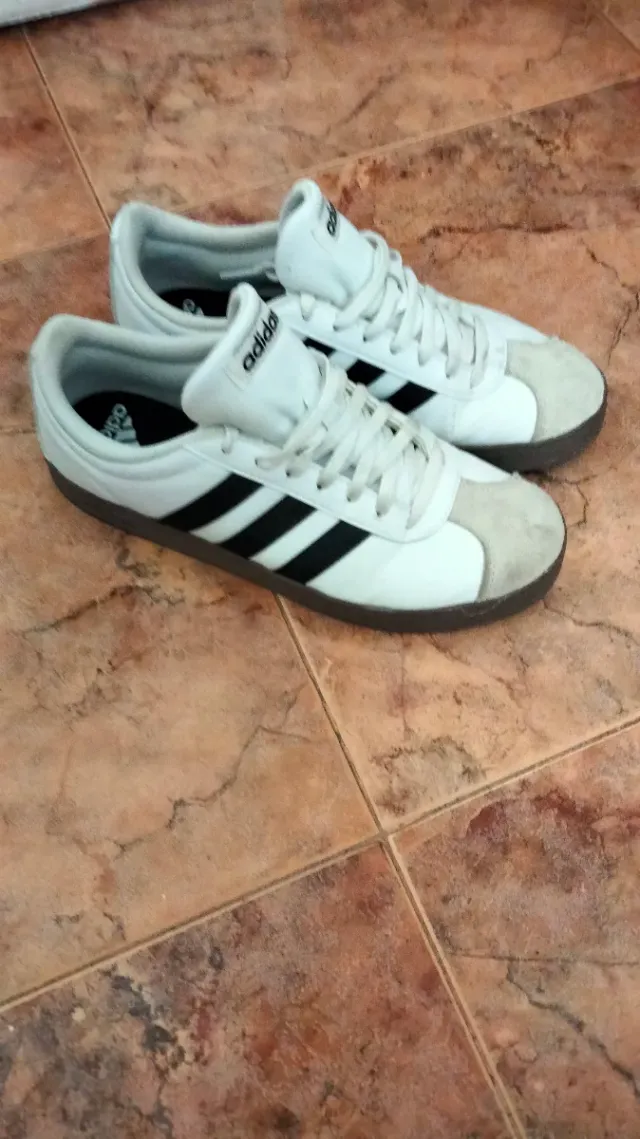 Zapatillas Adidas Blancas y Negras Originales