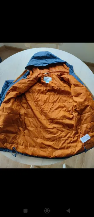 Abrigo Columbia impermeable montaña.