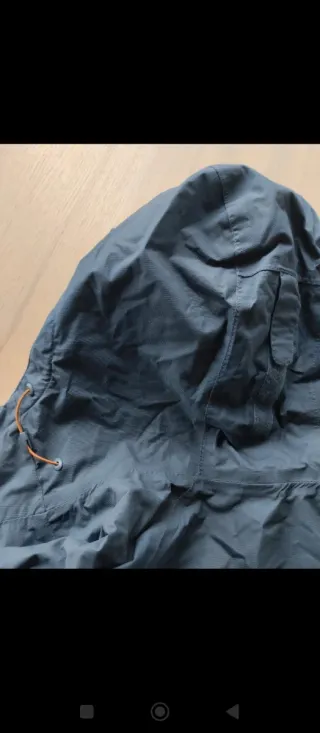 Abrigo Columbia impermeable montaña.