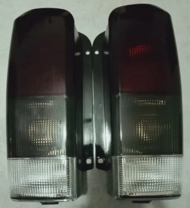 Carcasse per luci posteriori Jeep Cherokee 97-01