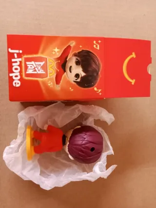 Figura J-Hope BTS x McDonald's