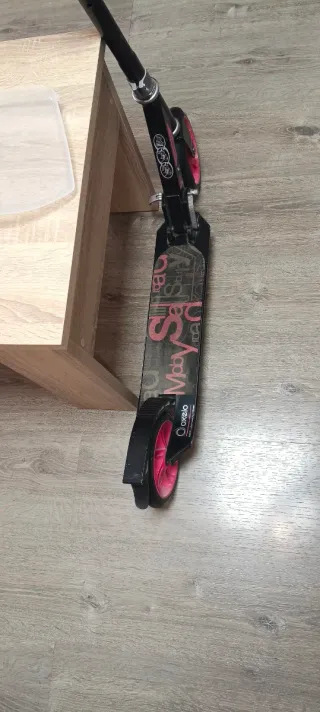 Patinete Oxelo rosa y negro