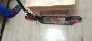 Patinete Oxelo rosa y negro