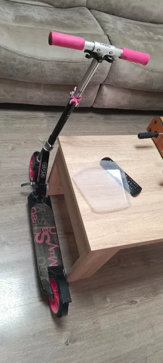 Patinete Oxelo rosa y negro