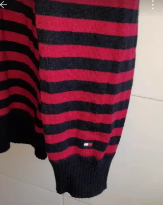 Jersey Tommy Hilfiger Rayas Rojo y Azul.