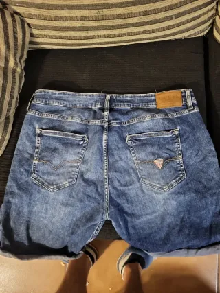 Pantalones cortos vaqueros Guess azules