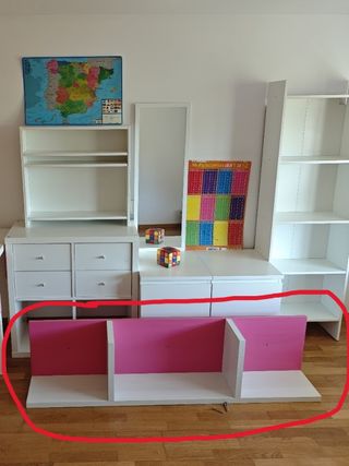 Estante IKEA Blanco y Rosa