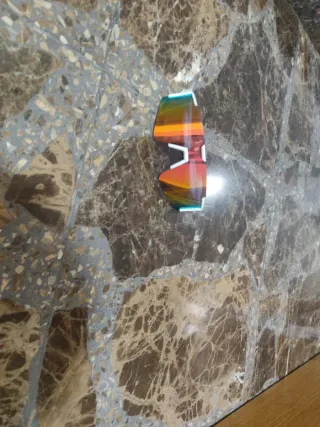 Gafas de sol cromadas naranja y azul