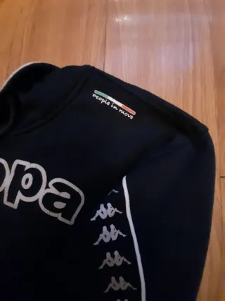 Sudadera Kappa con capucha azul y blanca