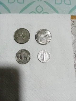 Lote 4 monedas USA: 2 quarters, 1 Buffalo, 1 Mercu
