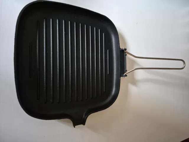 Bistecchiera quadrata in metallo