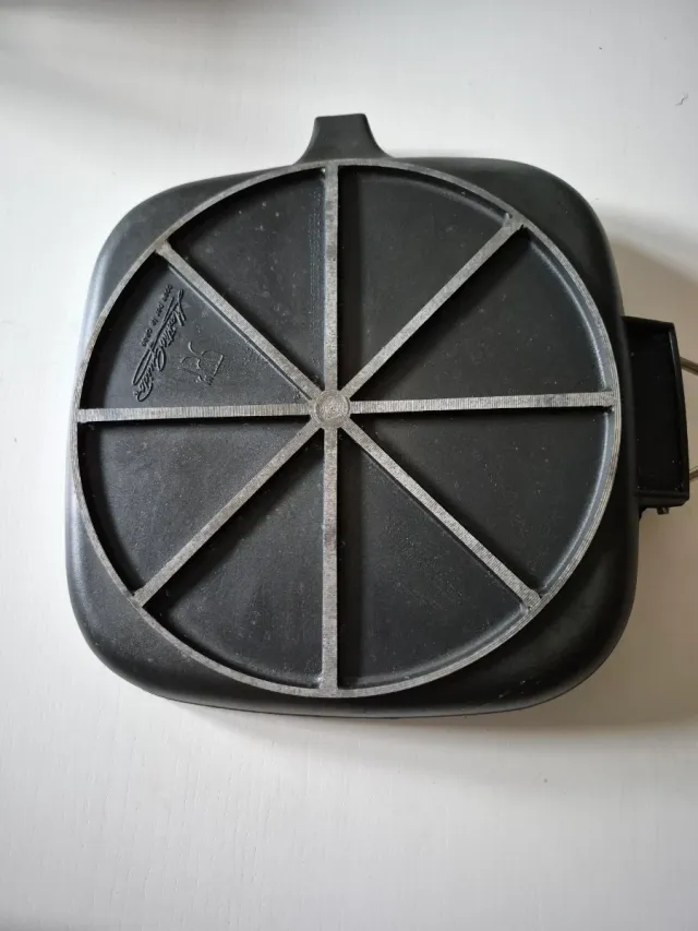 Bistecchiera quadrata in metallo