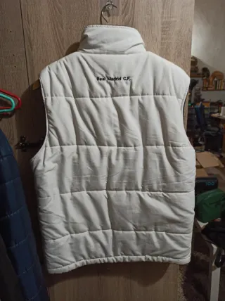 Chaleco blanco acolchado RealMadrid