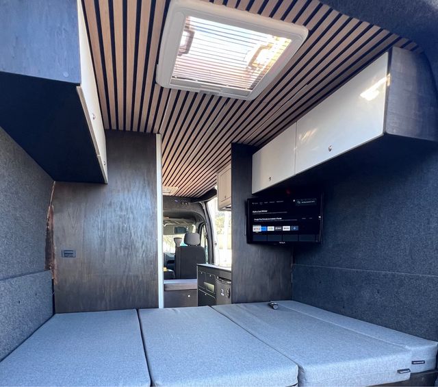 Furgo camper H2 L3 homologada