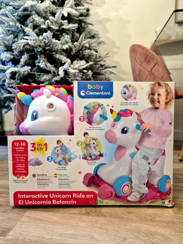 Unicornio balancín Clementoni interactivo roto por
