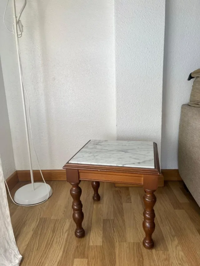 Mesita auxiliar madera y mármol