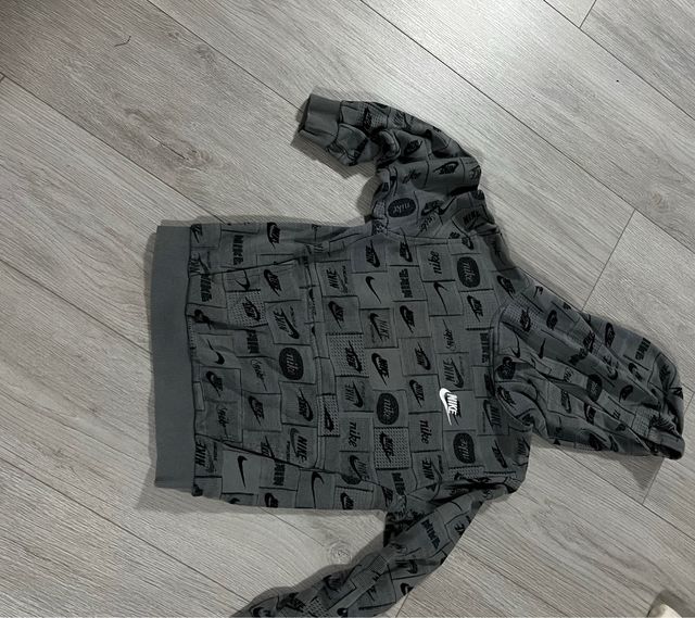 Sudadera Nike con estampado