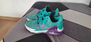 Zapatillas Nike LeBron Morado/Verde Azulado