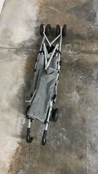 Carrinho de passeio para bebé cinzento