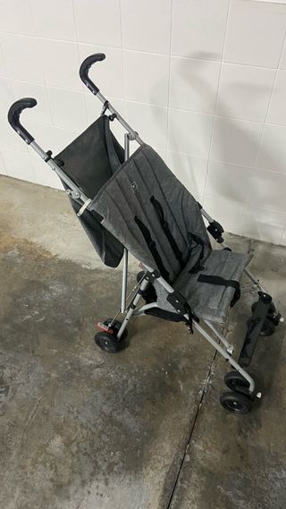 Carrinho de passeio para bebé cinzento