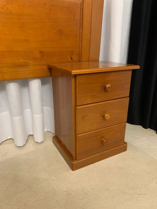 Cabecero de pino estilo provenzal