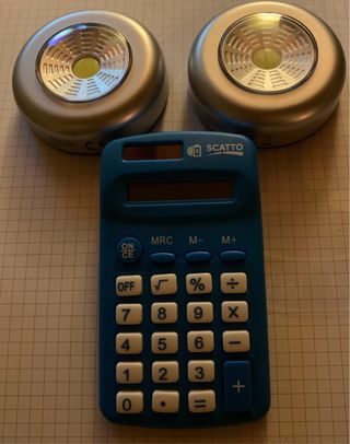 Set 2 Lampade LED SCATTO + Calcolatrice