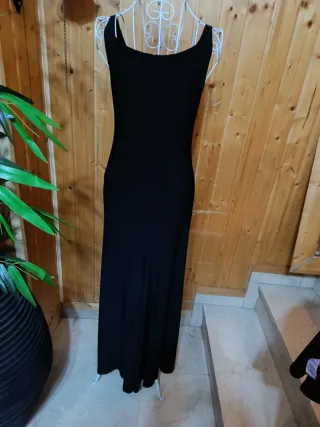Vestido negro con pedrería