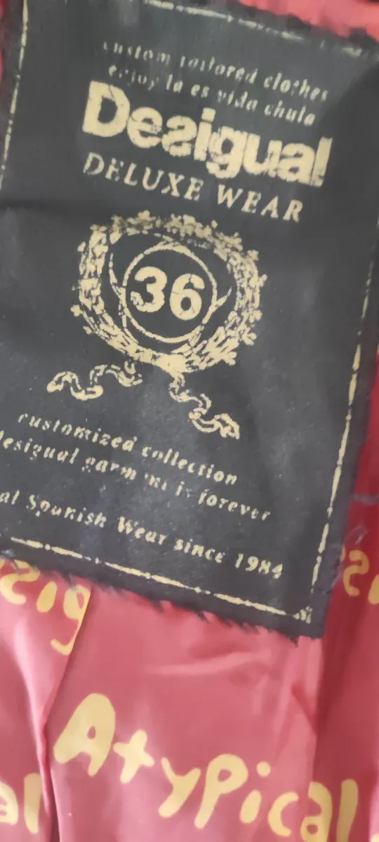 Abrigo Desigual Negro y Rojo Talla S