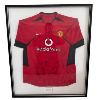Camiseta Manchester con autógrafo de C. Ronaldo...