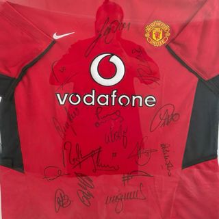 Camiseta Manchester con autógrafo de C. Ronaldo...