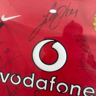 Camiseta Manchester con autógrafo de C. Ronaldo...