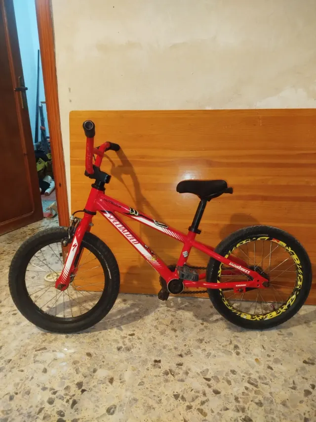 Bicicleta niño Specialized