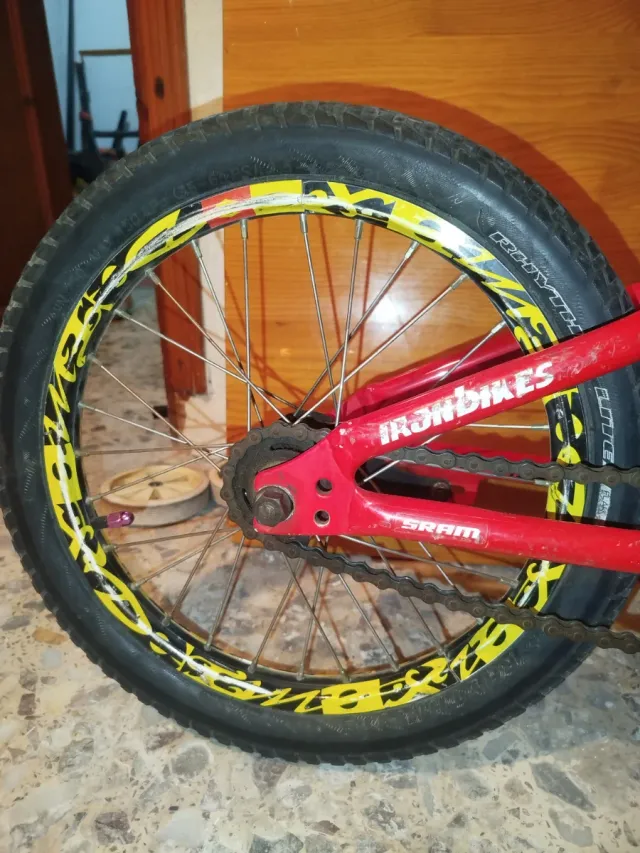 Bicicleta niño Specialized