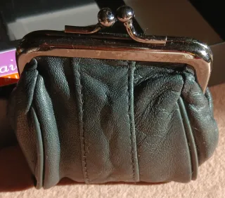 Porta monedas de piel