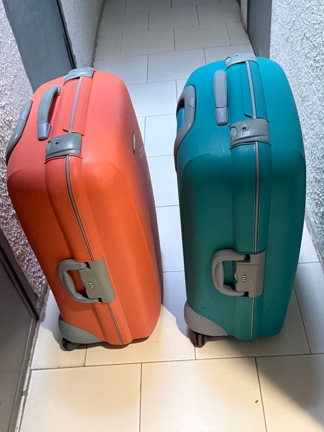 Maletas Roncato Naranja y Turquesa