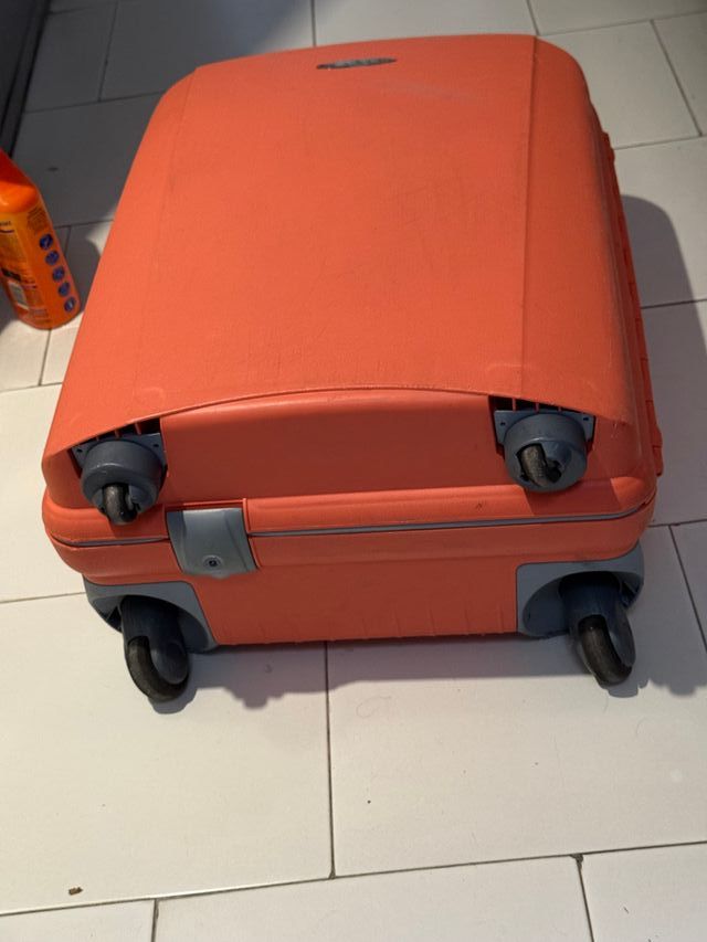 Maletas Roncato Naranja y Turquesa