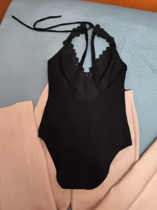 Conjunto Top Negro y Pantalón Beige